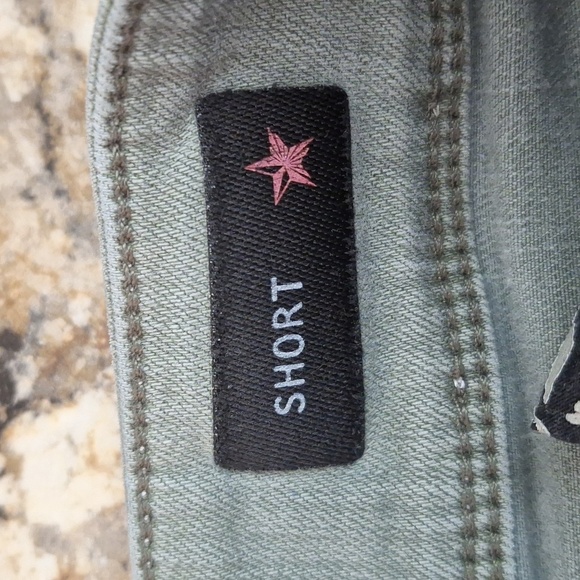 PEOPLE'S LIBERATION GREEN SHORT SHORTS 11/12 - Picture 6 of 8